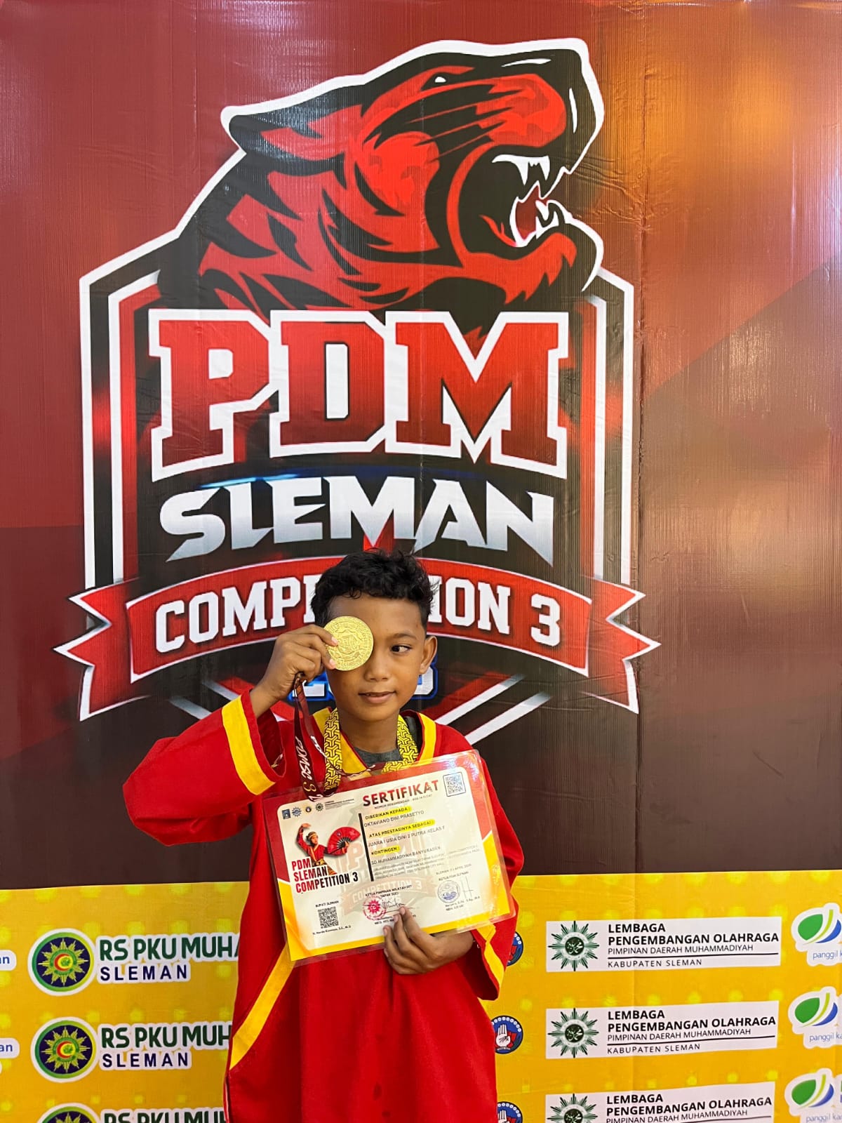 Juara 1 Tapak Suci